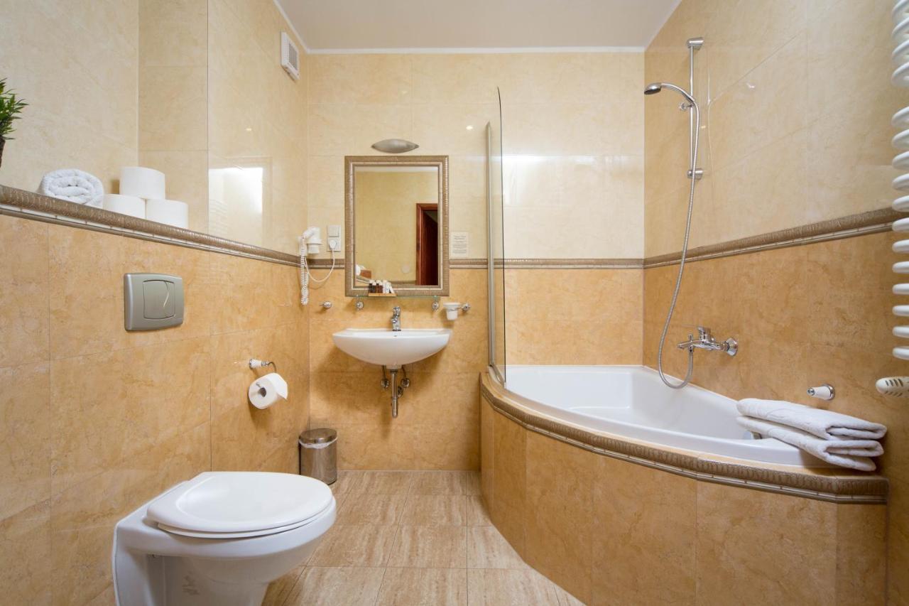 B12 - Comfort Apartemnts City Center Appartement Krakau Buitenkant foto