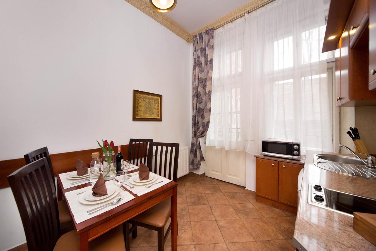B12 - Comfort Apartemnts City Center Appartement Krakau Buitenkant foto